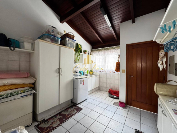 Imagem Casa com 3 Quartos à Venda, 210 m² em Balneário - Florianópolis