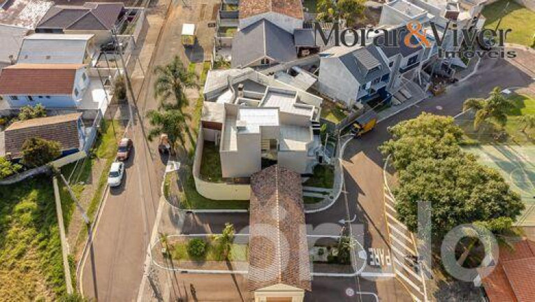 Imagem Casa com 3 Quartos à Venda, 167 m² em Pinheirinho - Curitiba
