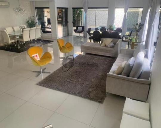 Casa com 4 Quartos à Venda,  em Piratininga - Niterói
