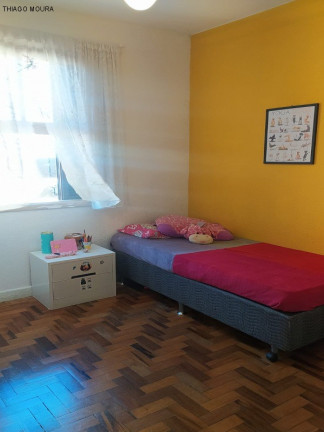 Imagem Imóvel com 3 Quartos à Venda, 120 m² em Rio Branco - Porto Alegre Imagem Imóvel com 3 Quartos à Venda, 120 m² em Rio Branco - Porto Alegre