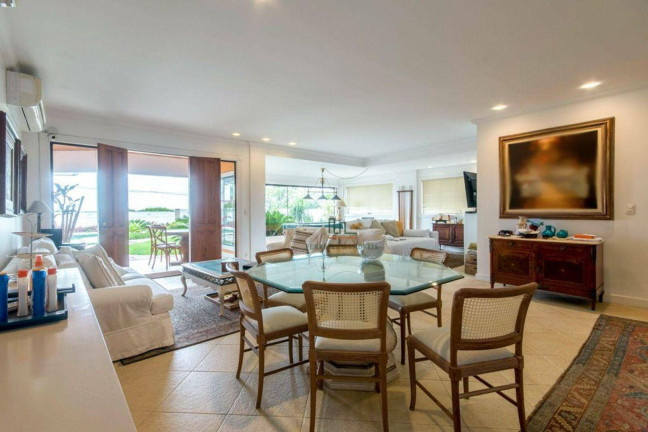 Imagem Casa com 7 Quartos à Venda, 700 m² em Itacoatiara - Niterói Imagem Casa com 7 Quartos à Venda, 700 m² em Itacoatiara - Niterói