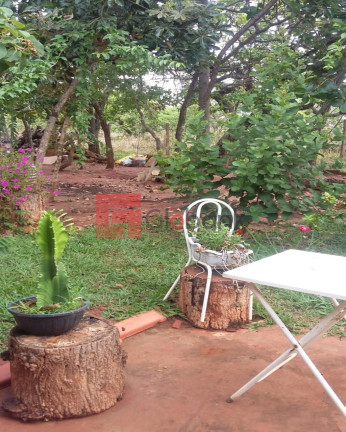 Imagem Imóvel com 3 Quartos à Venda, 2.500 m² em Centro - Montes Claros