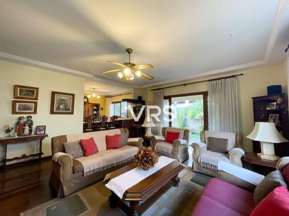 Imagem Casa com 3 Quartos à Venda, 141 m² em Várzea - Teresópolis