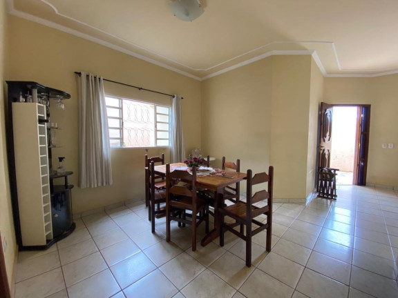 Imagem Casa com 3 Quartos à Venda, 146 m² em Vila Santo Amaro - Campo Grande Imagem Casa com 3 Quartos à Venda, 146 m² em Vila Santo Amaro - Campo Grande