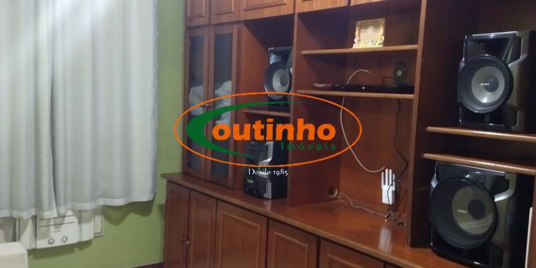 Imagem Apartamento com 4 Quartos à Venda, 151 m² em Grajaú - Rio De Janeiro Imagem Apartamento com 4 Quartos à Venda, 151 m² em Grajaú - Rio De Janeiro