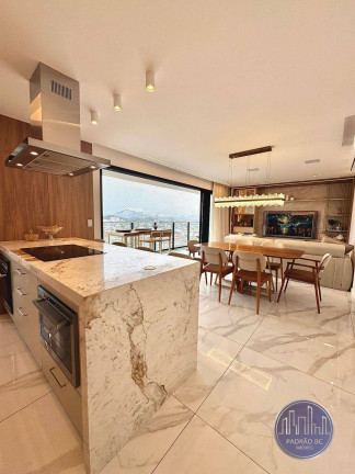 Apartamento com 3 Quartos à Venda, 110 m² em Centro - Camboriú