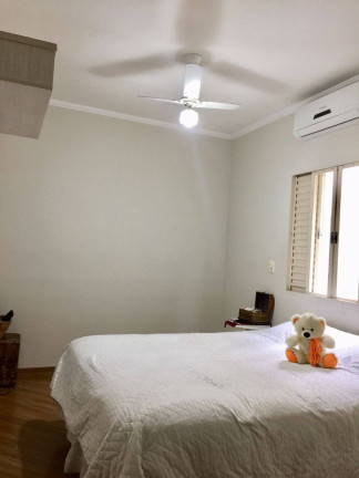 Imagem Casa com 3 Quartos para Alugar, 200 m² em Piracangaguá - Taubaté