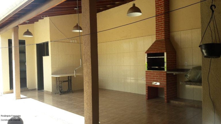 Imagem Casa com 3 Quartos à Venda, 200 m² em Jardim Kennedy - Poços De Caldas