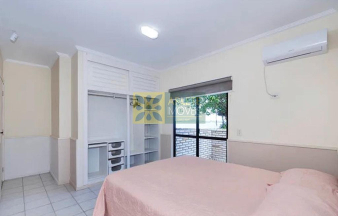 Imagem Casa com 6 Quartos para Alugar ou Temporada, 305 m² em Bombas - Bombinhas