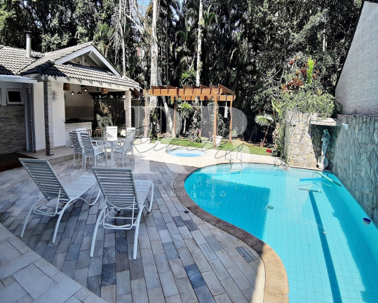 Imagem Imóvel com 5 Quartos para Temporada,  em Riviera - Bertioga