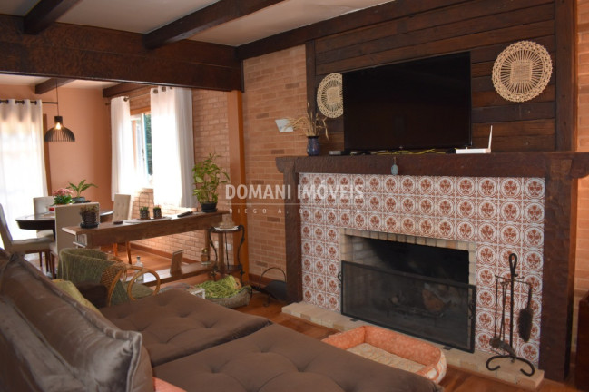 Imagem Casa com 3 Quartos à Venda, 257 m² em Região Da Vila Inglesa - Campos Do Jordão Imagem Casa com 3 Quartos à Venda, 257 m² em Região Da Vila Inglesa - Campos Do Jordão