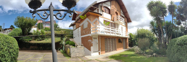 Casa com 4 Quartos à Venda, 250 m² em Vila Nova Suíça - Campos Do Jordão