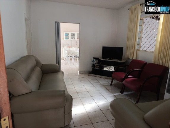 Imagem Casa com 4 Quartos à Venda, 366 m² em Setor Coimbra - Goiânia Imagem Casa com 4 Quartos à Venda, 366 m² em Setor Coimbra - Goiânia