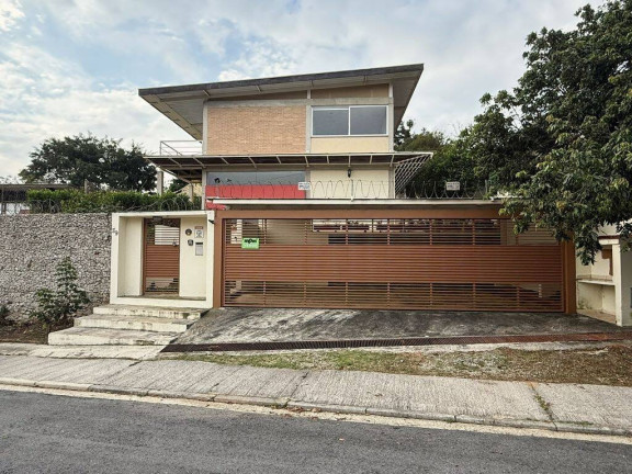 Casa com 3 Quartos à Venda,  em Vila Santo Antonio - Cotia