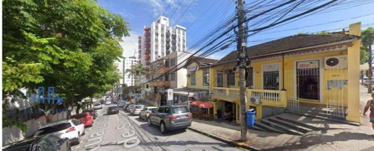 Casa com 4 Quartos à Venda, 330 m² em Centro - Florianópolis
