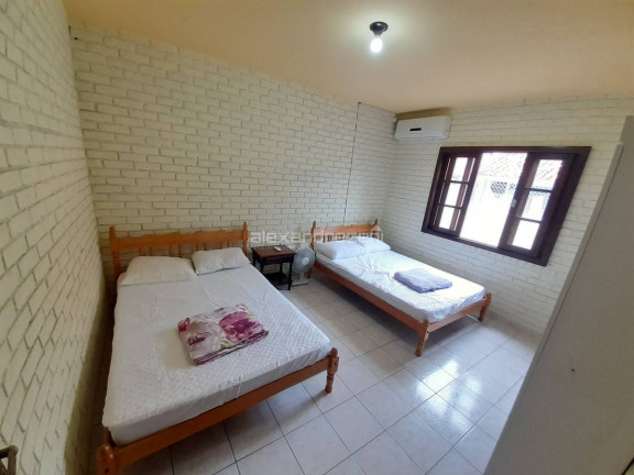 Imagem Casa com 2 Quartos para Temporada, 55 m² em Bombas - Bombinhas Imagem Casa com 2 Quartos para Temporada, 55 m² em Bombas - Bombinhas
