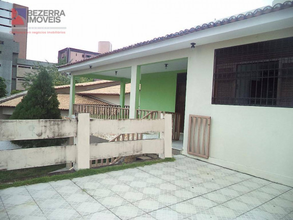 Imagem Casa com 4 Quartos à Venda, 312 m² em Candelária - Natal