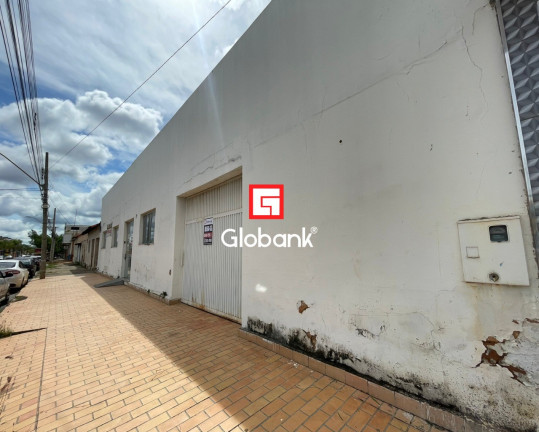Imóvel Comercial para Alugar, 240 m² em Centro - Montes Claros