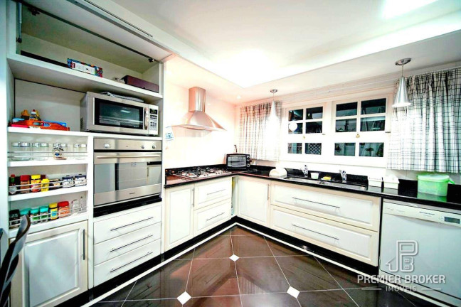 Imagem Casa com 4 Quartos à Venda, 515 m² em Comary - Teresópolis