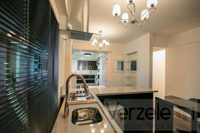 Imagem Casa com 4 Quartos para Temporada, 1.000 m² em Centro - Balneário Camboriú Imagem Casa com 4 Quartos para Temporada, 1.000 m² em Centro - Balneário Camboriú