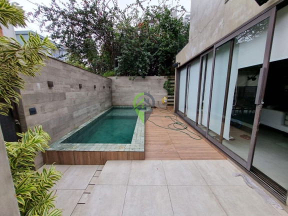Casa com 3 Quartos à Venda, 175 m² em Embaré - Santos