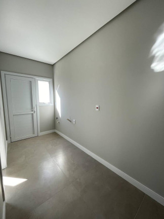 Imagem Sobrado com 3 Quartos à Venda, 220 m² em Moinhos De Vento - Canoas