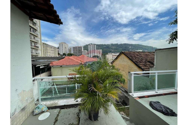Casa com 3 Quartos para Alugar, 309 m² em Vila Isabel - Rio De Janeiro