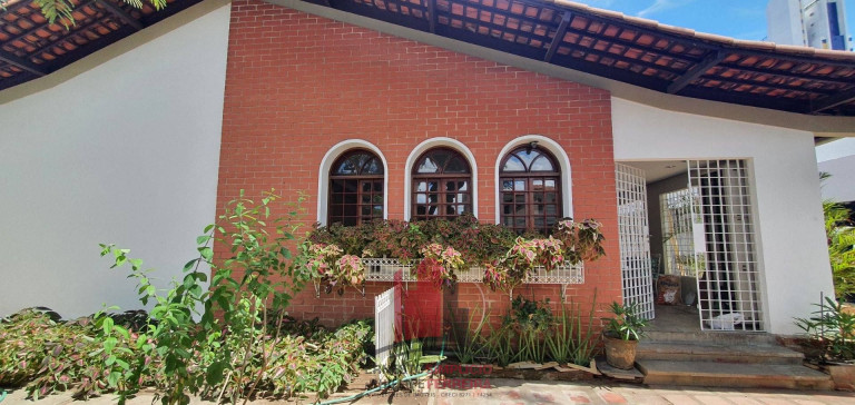 Imagem Casa com 4 Quartos à Venda, 330 m² em Hipodrómo - Recife Imagem Casa com 4 Quartos à Venda, 330 m² em Hipodrómo - Recife