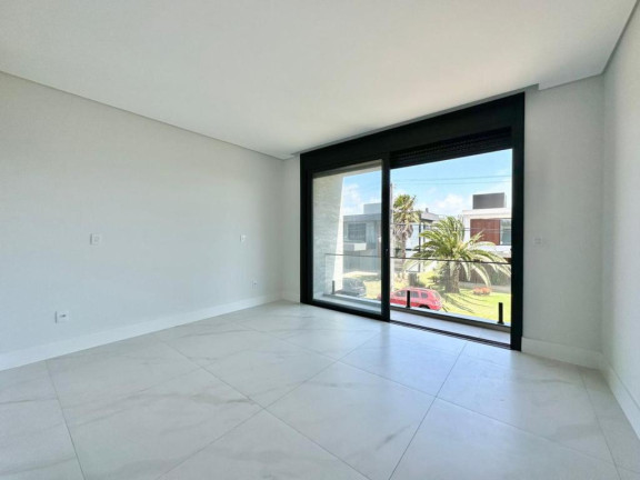Imagem Casa com 5 Quartos à Venda, 270 m² em -- - Capao Da Canoa
