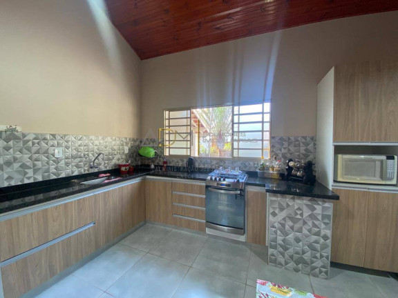 Imagem Chácara com 4 Quartos à Venda, 260 m² em Porto Said (vitoriana) - Botucatu