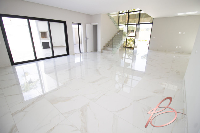 Imagem Casa com 4 Quartos à Venda, 250 m² em Barra - Balneário Camboriú Imagem Casa com 4 Quartos à Venda, 250 m² em Barra - Balneário Camboriú