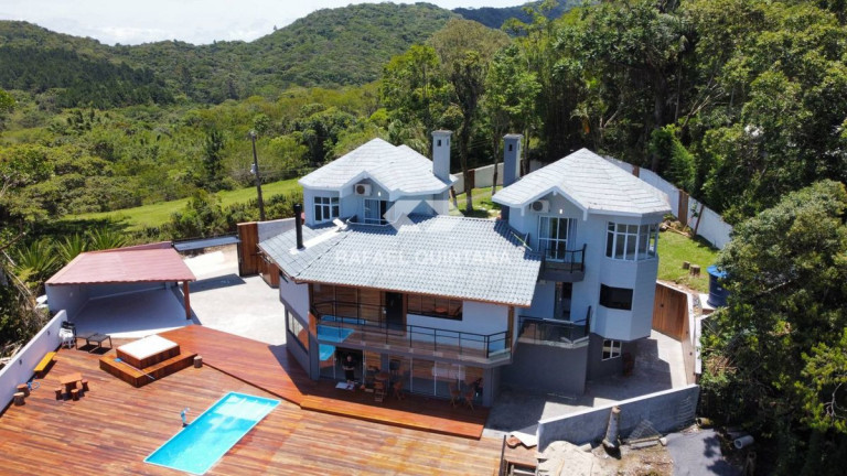Imagem Casa com 4 Quartos à Venda, 470 m² em Lagoa Da Conceição - Florianópolis Imagem Casa com 4 Quartos à Venda, 470 m² em Lagoa Da Conceição - Florianópolis