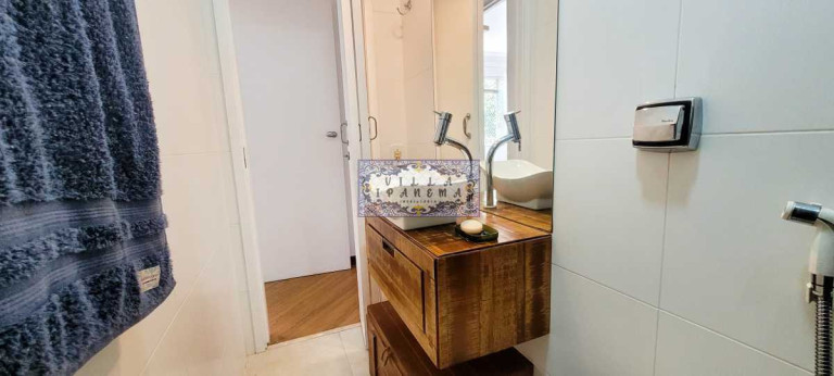 Imagem Apartamento com 3 Quartos à Venda, 90 m² em Humaitá - Rio De Janeiro Imagem Apartamento com 3 Quartos à Venda, 90 m² em Humaitá - Rio De Janeiro