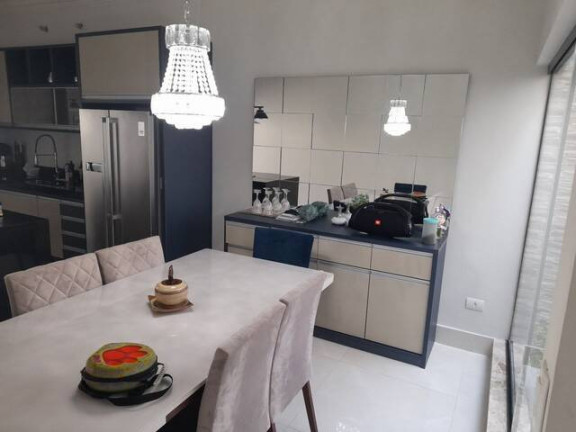 Imagem Casa com 3 Quartos à Venda, 250 m² em Taubaté Imagem Casa com 3 Quartos à Venda, 250 m² em Taubaté