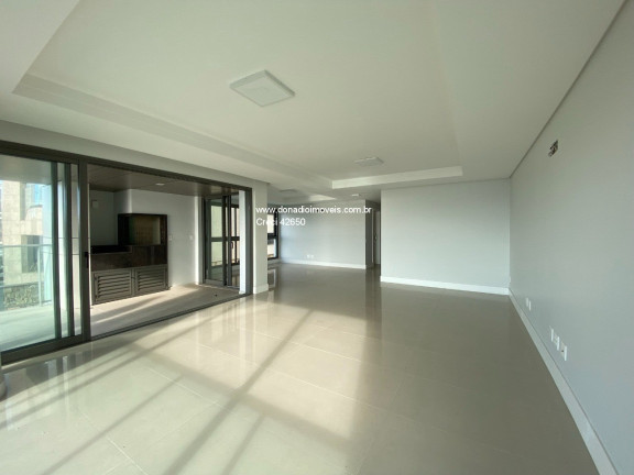 Imagem Apartamento com 3 Quartos à Venda, 250 m² em Centro - Florianópolis
