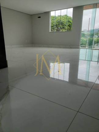 Imagem Cobertura com 3 Quartos à Venda, 250 m² em Quitandinha - Timóteo