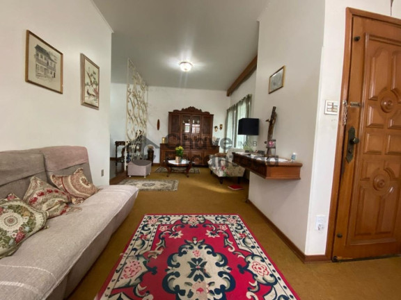 Imagem Casa com 5 Quartos à Venda, 330 m² em Jardim Estoril - Birigui