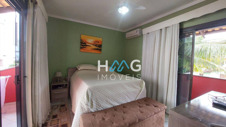 Imagem Casa com 3 Quartos à Venda, 200 m² em Meia Praia - Itapema Imagem Casa com 3 Quartos à Venda, 200 m² em Meia Praia - Itapema
