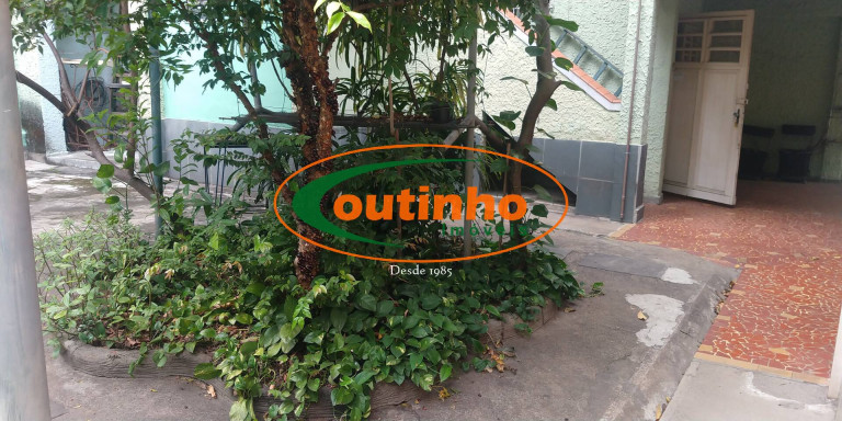 Imagem Casa com 7 Quartos à Venda, 234 m² em Tijuca - Rio De Janeiro Imagem Casa com 7 Quartos à Venda, 234 m² em Tijuca - Rio De Janeiro