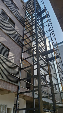 Imagem Casa com 3 Quartos à Venda, 280 m² em Campo Grande - Santos Imagem Casa com 3 Quartos à Venda, 280 m² em Campo Grande - Santos