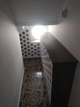Imagem Casa com 4 Quartos à Venda, em Guarulhos Imagem Casa com 4 Quartos à Venda, em Guarulhos