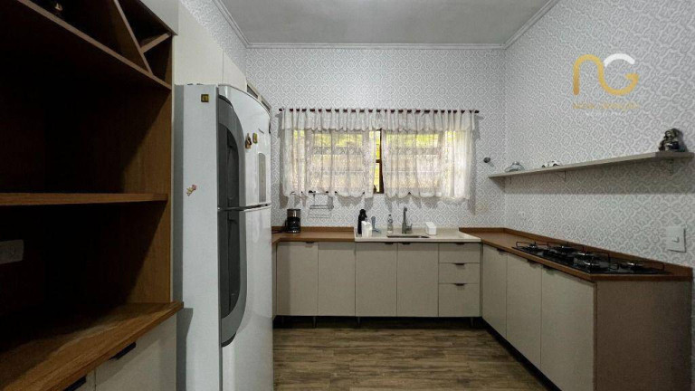Imagem Casa com 3 Quartos à Venda, 185 m² em Vila Assunção - Praia Grande Imagem Casa com 3 Quartos à Venda, 185 m² em Vila Assunção - Praia Grande