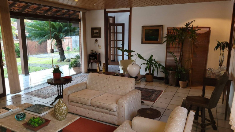 Imagem Casa com 4 Quartos à Venda, em Santo Antônio - Niterói Imagem Casa com 4 Quartos à Venda, em Santo Antônio - Niterói