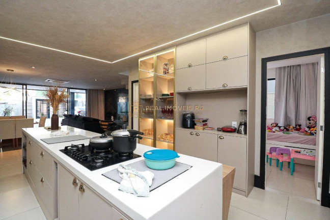 Imagem Casa com 6 Quartos à Venda, 600 m² em Recreio Dos Bandeirantes - Rio De Janeiro