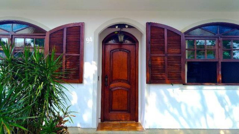 Imagem Casa com 3 Quartos à Venda, 250 m² em Córrego Grande - Florianópolis