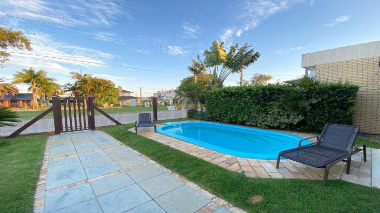 Imagem Casa com 4 Quartos à Venda, 226 m² em Atlântida - Xangri-lá