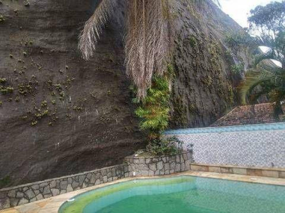 Imagem Casa com 3 Quartos à Venda, 370 m² em Itacoatiara - Niterói