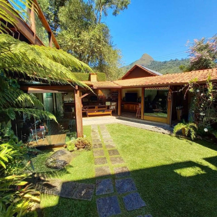 Imagem Casa com 4 Quartos à Venda,  em Conego - Nova Friburgo