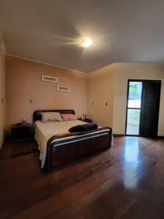 Sobrado com 4 Quartos à Venda, 300 m² em Vila Osasco - Osasco