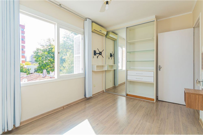 Imagem Imóvel com 1 Quarto à Venda,  em Menino Deus - Porto Alegre
